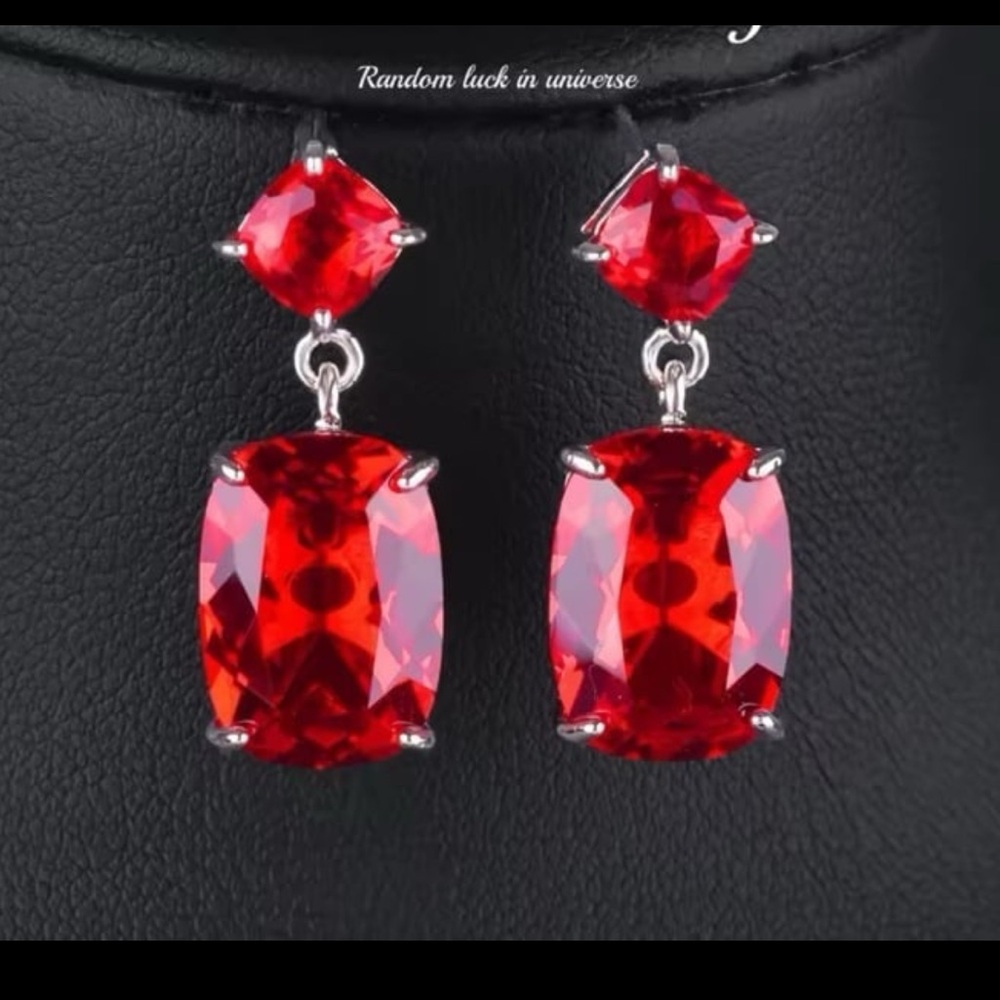 - - Gorgeous Swarovski Elements Ruby Shade Neckla… - image 1